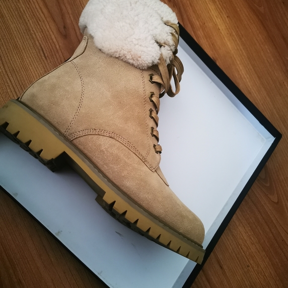 UGG boots - Picture 3 of 4